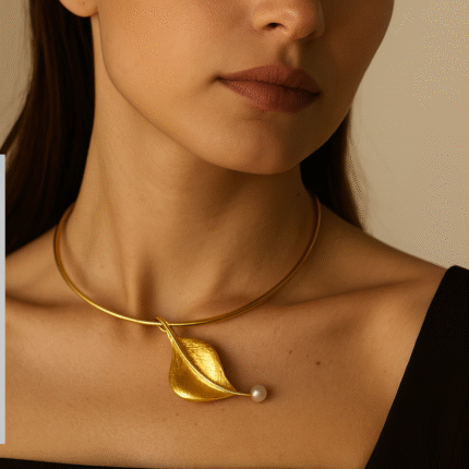 Elegant Leaf Pearl Necklace