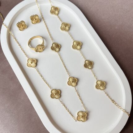 Golden Clover Jewelry Set